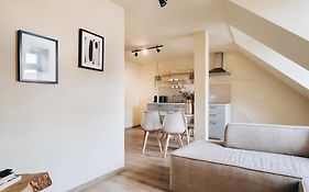 Idyllisch zentral - Großes Apartment mit historischem Flair und Bergpanorama
